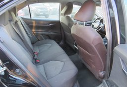 2020 Toyota Camry - Image 27