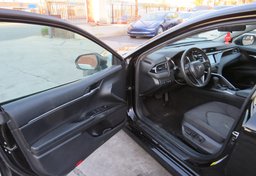 2020 Toyota Camry - Image 18