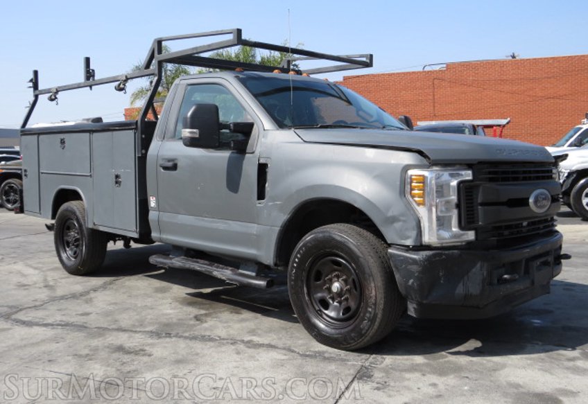 2019 Ford Super Duty F-350 SRW - Image 3
