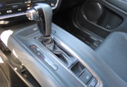 2017 Honda HR-V - Image 39