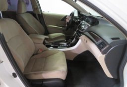 2017 Honda Accord - Image 22