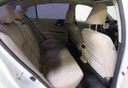 2017 Honda Accord - Image 31