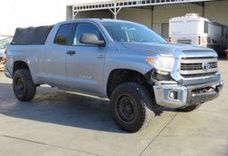 2014 Toyota Tundra 4WD Truck - Image 3