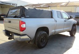 2014 Toyota Tundra 4WD Truck - Image 8
