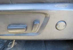 2014 Toyota Tundra 4WD Truck - Image 39