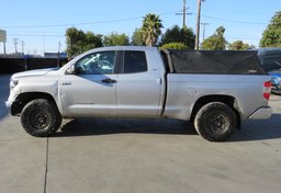 2014 Toyota Tundra 4WD Truck - Image 10