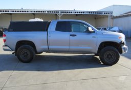 2014 Toyota Tundra 4WD Truck - Image 11