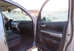 2014 Toyota Tundra 4WD Truck - Image 21