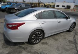 2018 Nissan Altima - Image 5