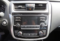 2018 Nissan Altima - Image 44