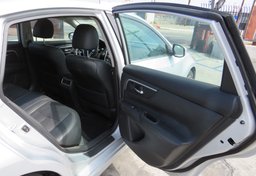 2018 Nissan Altima - Image 24