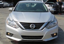 2018 Nissan Altima - Image 9