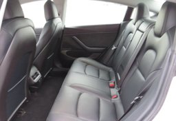 2020 Tesla Model 3 - Image 32