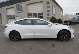2020 Tesla Model 3 - Image 9