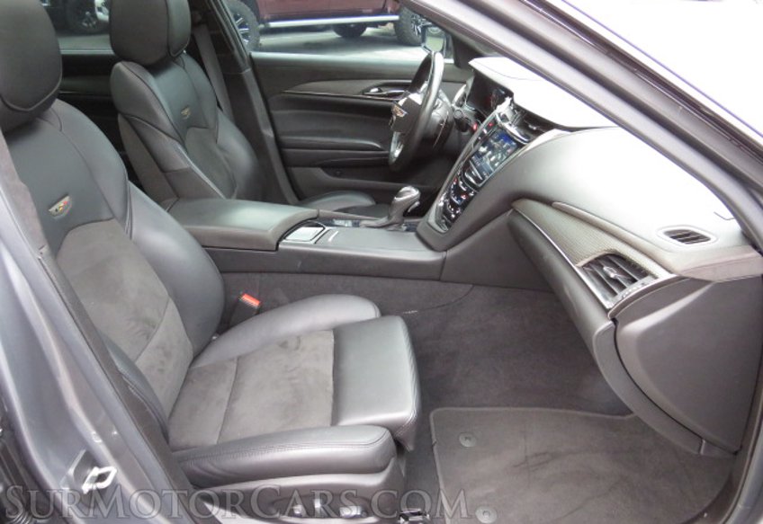 2019 Cadillac CTS-V Sedan - Image 28