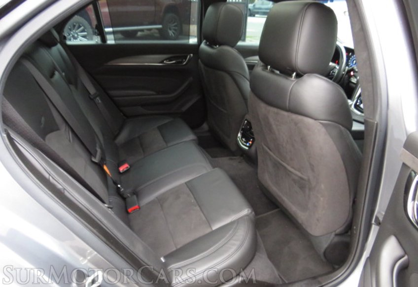 2019 Cadillac CTS-V Sedan - Image 32