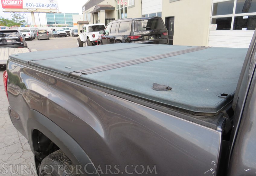 2019 Toyota Tacoma - Image 18