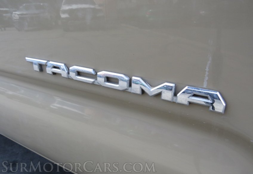 2019 Toyota Tacoma - Image 16