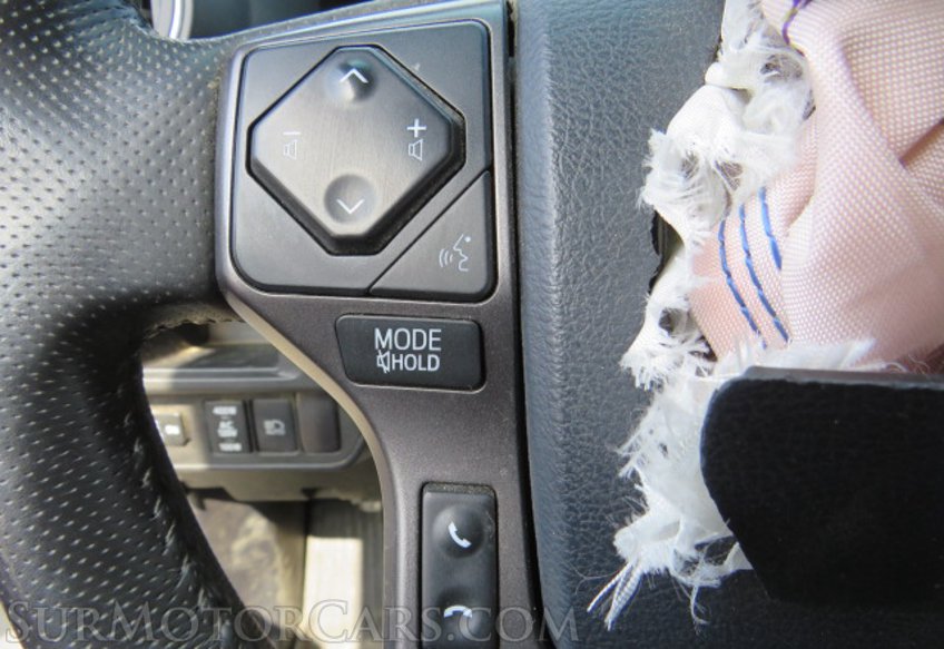 2019 Toyota Tacoma - Image 38