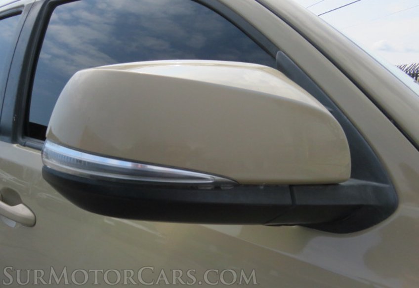 2019 Toyota Tacoma - Image 17