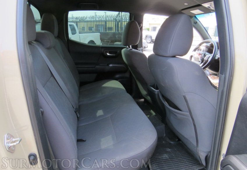 2019 Toyota Tacoma - Image 32