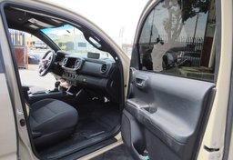 2019 Toyota Tacoma - Image 21