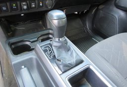 2019 Toyota Tacoma - Image 35