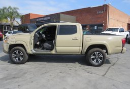 2019 Toyota Tacoma - Image 6