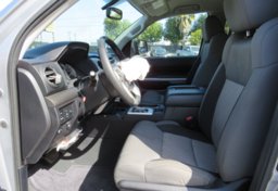 2014 Toyota Tundra - Image 28