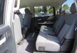 2014 Toyota Tundra - Image 32