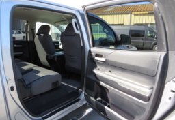 2014 Toyota Tundra - Image 25