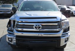 2014 Toyota Tundra - Image 9