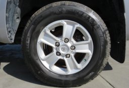 2014 Toyota Tundra - Image 16