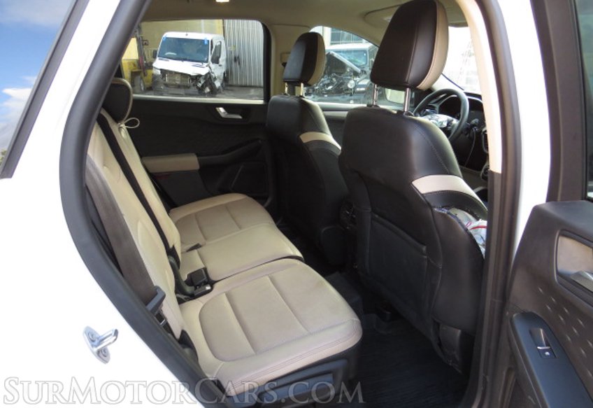 2020 Ford Escape - Image 30