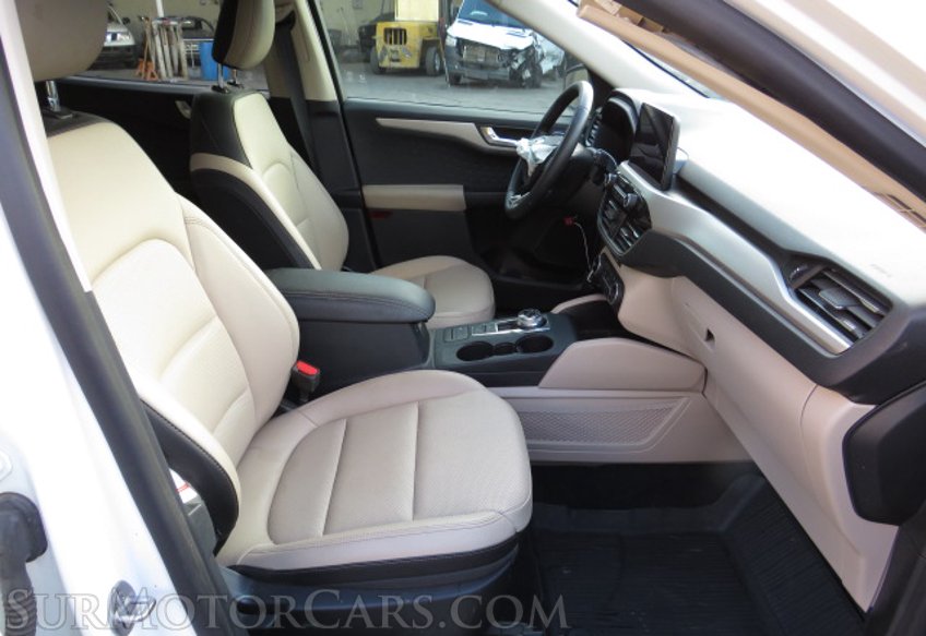 2020 Ford Escape - Image 23