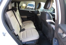 2020 Ford Escape - Image 32