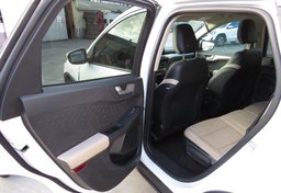 2020 Ford Escape - Image 27