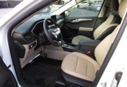 2020 Ford Escape - Image 24