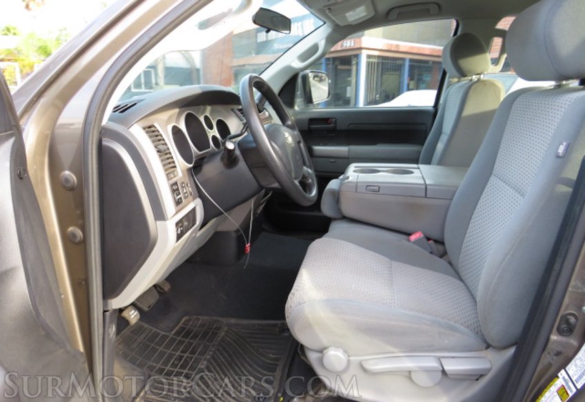 2012 Toyota Tundra Truck - Image 26