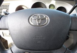 2012 Toyota Tundra Truck - Image 32