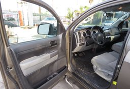 2012 Toyota Tundra Truck - Image 18