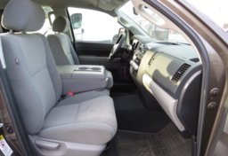 2012 Toyota Tundra Truck - Image 27