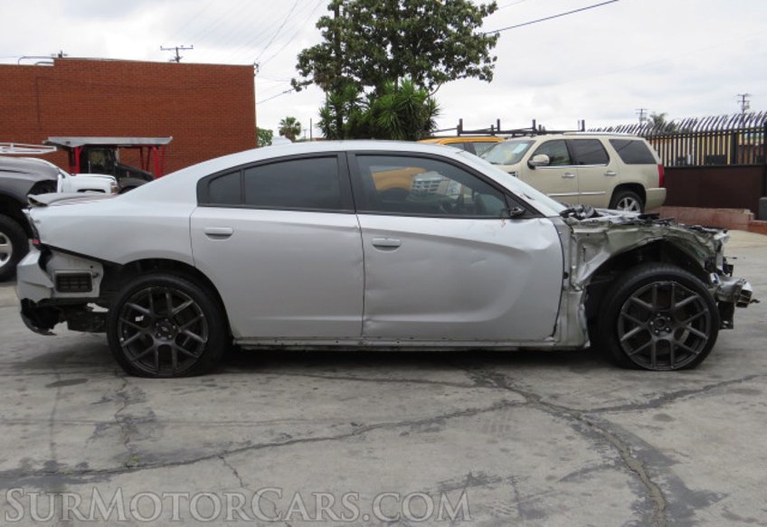 2019 Dodge Charger - Image 10