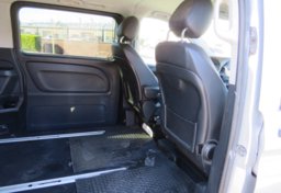 2016 Mercedes-Benz Metris Passenger Van - Image 26