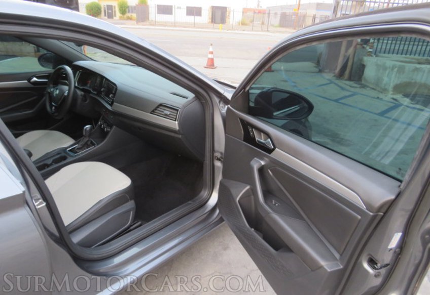 2020 Volkswagen Jetta - Image 19