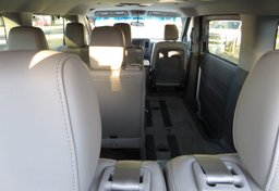 2020 Nissan NV Passenger - Image 19