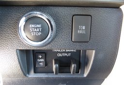 2020 Toyota Tundra 4WD - Image 44