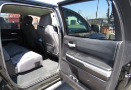 2020 Toyota Tundra 4WD - Image 30