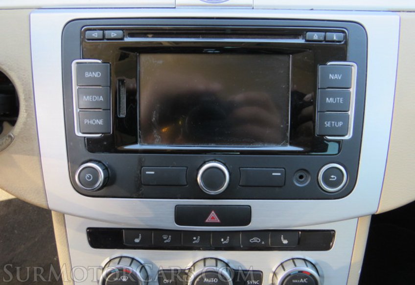 2014 Volkswagen CC - Image 32