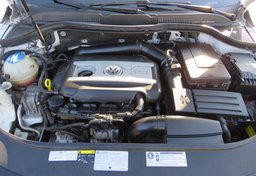 2014 Volkswagen CC - Image 43